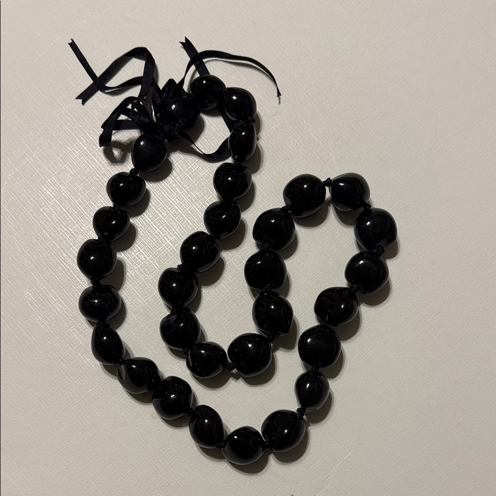 Hawaiian black polished Kukui nut Necklace 🌺